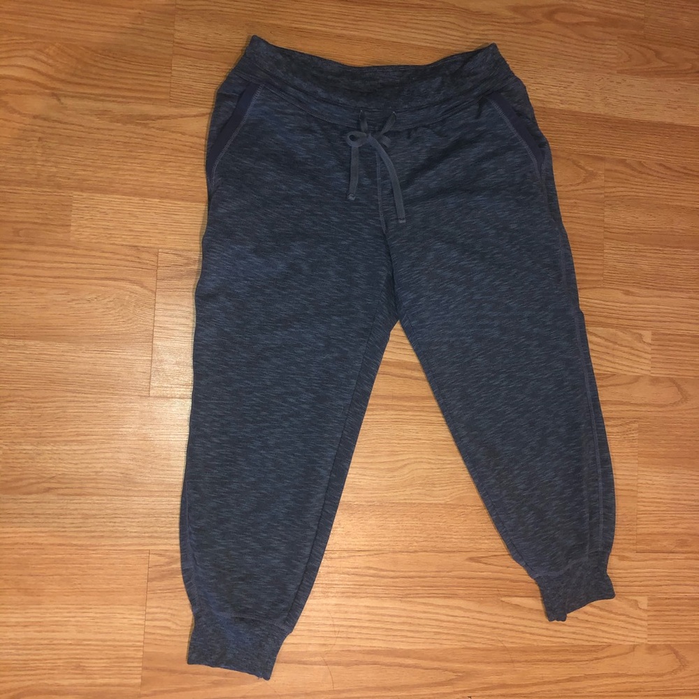 Athleta size S cropped legging drawstring waist